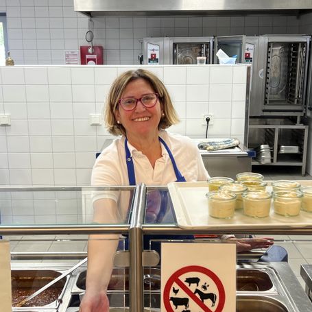 Frau Cigdem Kisaoglu – Leiterin unserer Schulküche